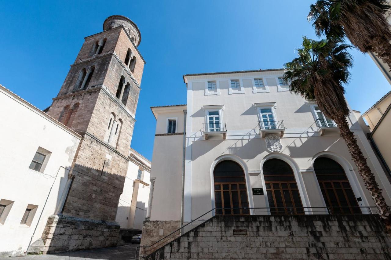 Casa Flo Con Terrazza E Ascensore Salerno Exterior photo